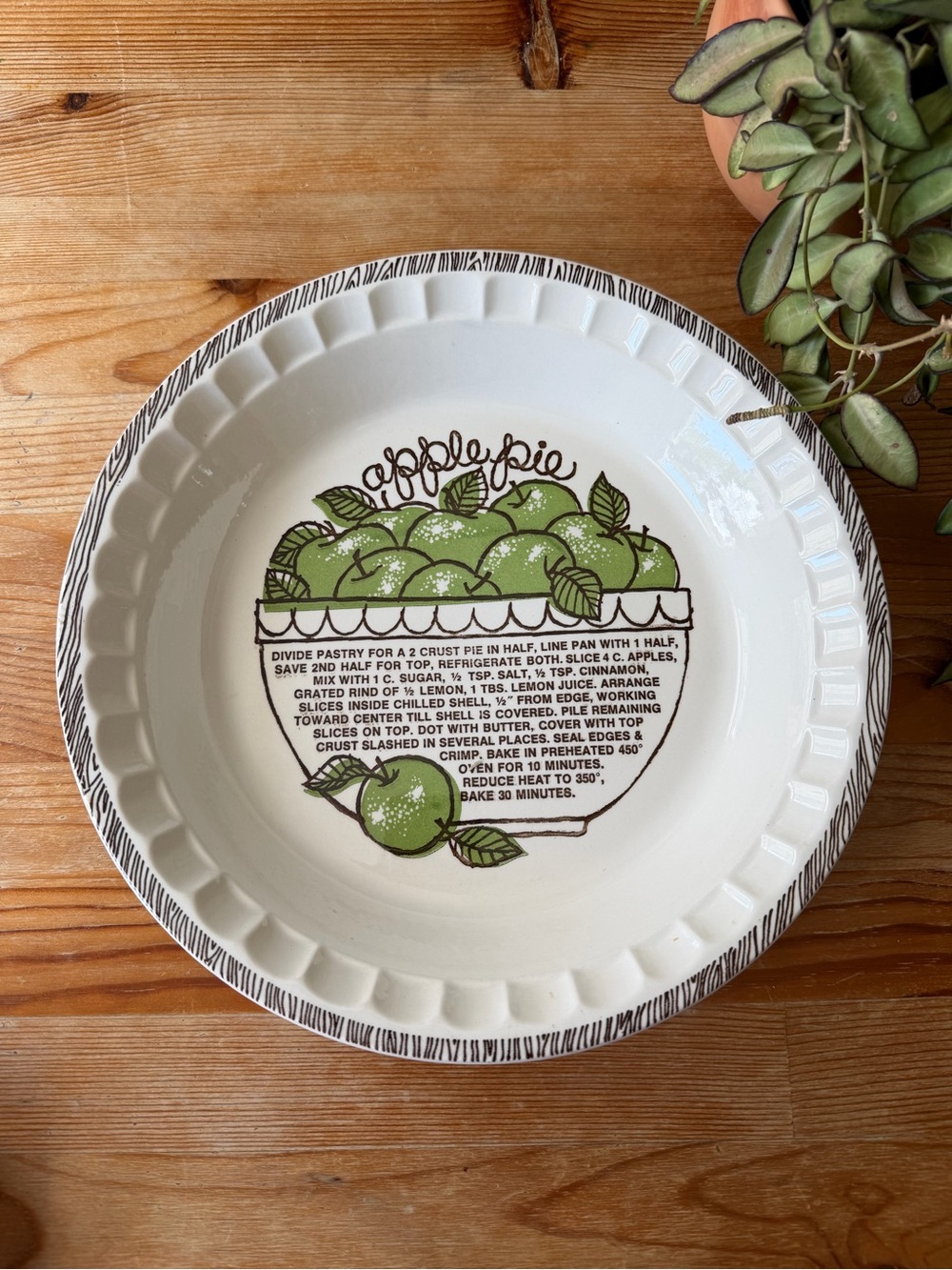 Vintage Apple Pie Ceramic Pie Dish